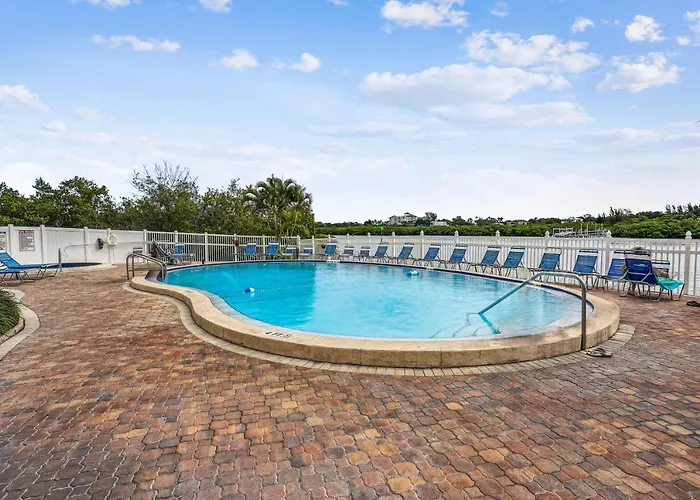 Bayshore Yacht & Tennis 409 - Premier