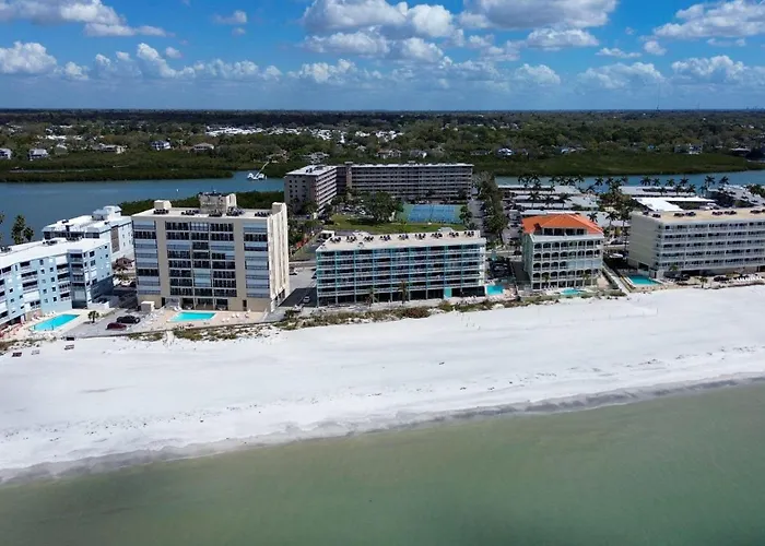 Bayshore Yacht & Tennis 409 - Premier Holiday home