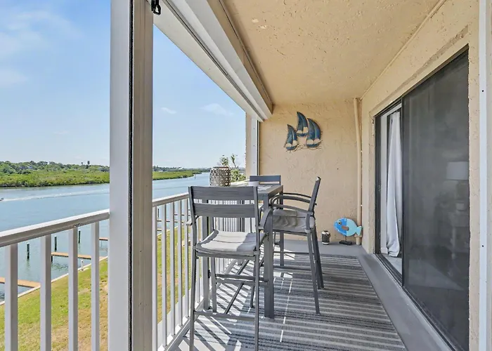 Bayshore Yacht & Tennis 409 - Premier Holiday home